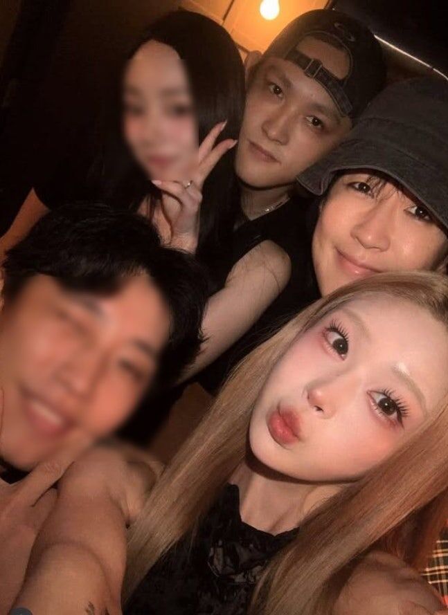 홍진경, 故 최진실 자녀 연인들과 단체 사진…"이모 허락받고 왔어요"