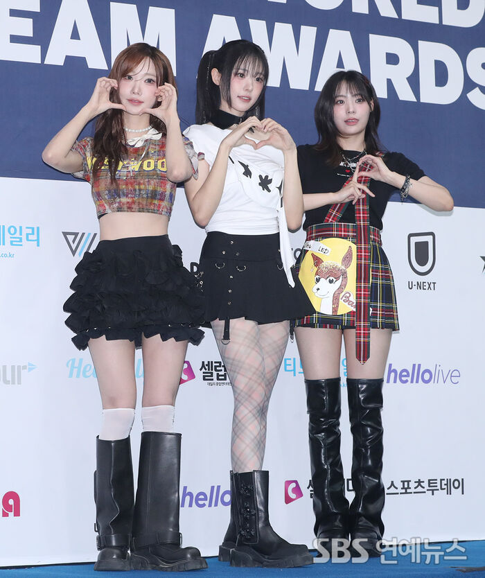 QWER at the 2025 K-World Dream Awards