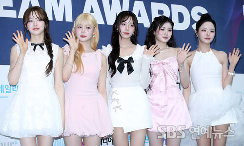 Fifty Fifty at the 2025 K World Dream Awards Red Carpet