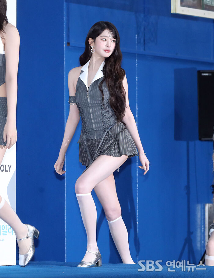 IVE’s JANG WONYOUNG Turns Heads at 2025 K-World Dream Awards