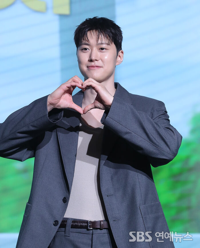 Gong Myung's Boyish Charm at Netflix's "Love Untangled" Press Conference