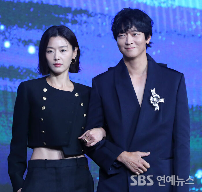 Jun Ji-hyun and Gang Dong-won