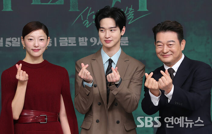 Lee El, Jang Dong Yoon and Jo Sung Ha