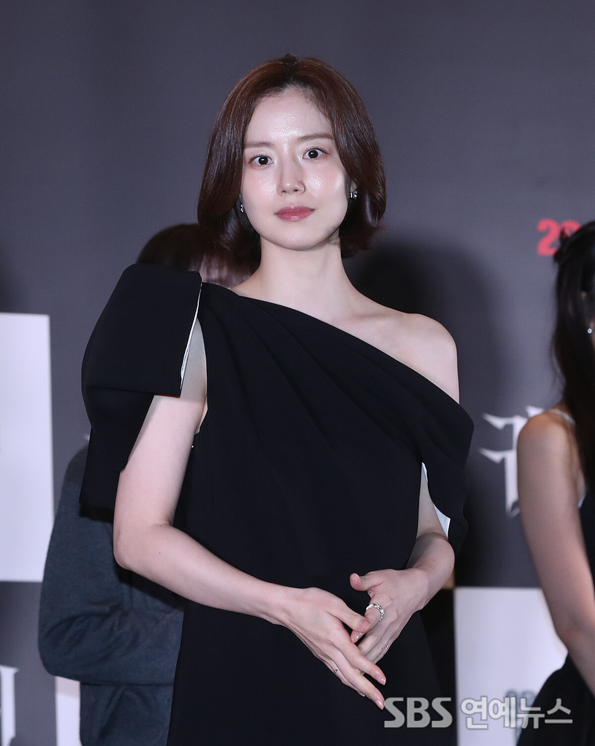 문채원
