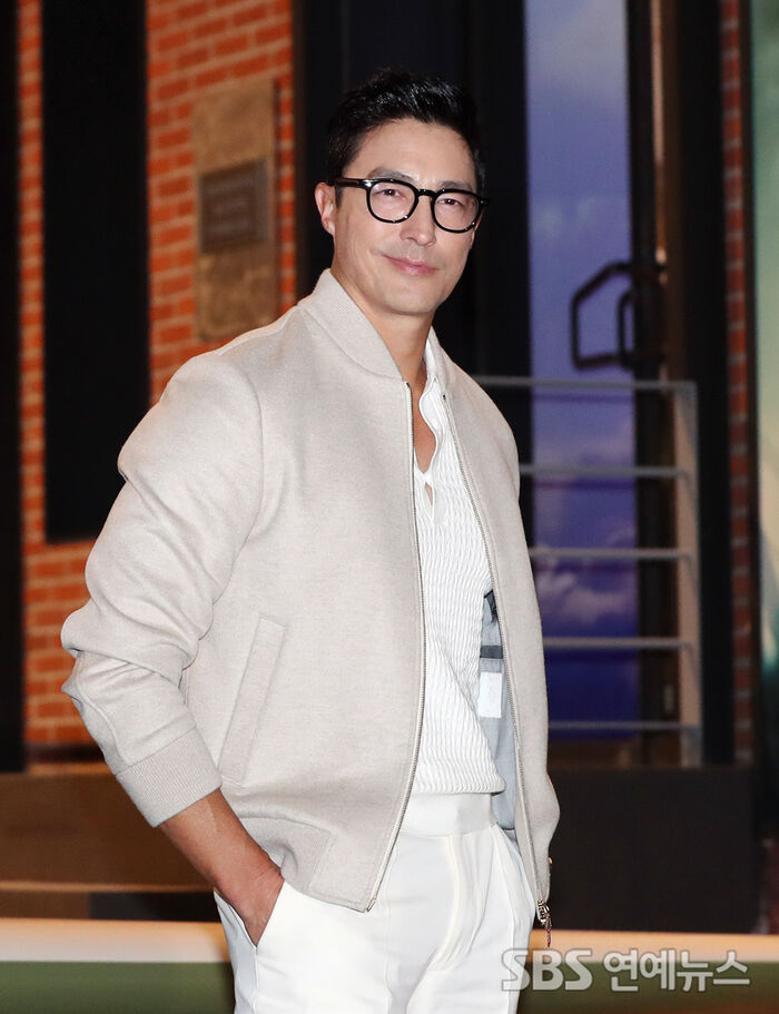 Daniel Henney