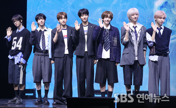 IDID, 'Starship Boy Group Officially Debuts'