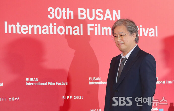 Park Chan-wook Unveils Busan Film Fest Opener ‘No Other Choice’
