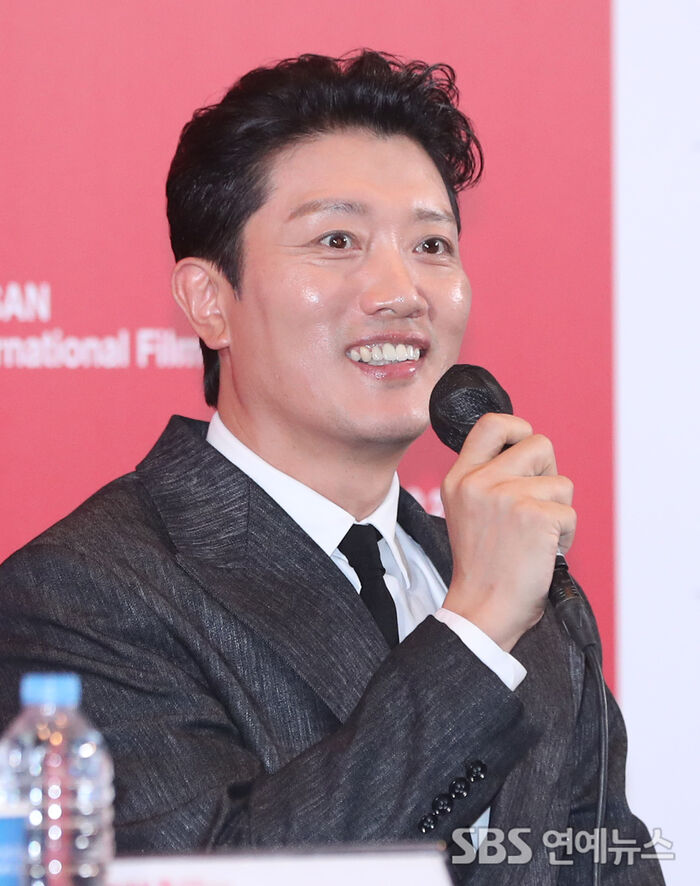Park Heesoon Kicks Off Busan With 'No Other Choice'