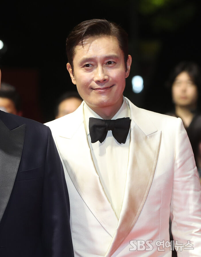 Lee Byung-hun at the 30th Busan International Film Festival opening ceremony red carpet