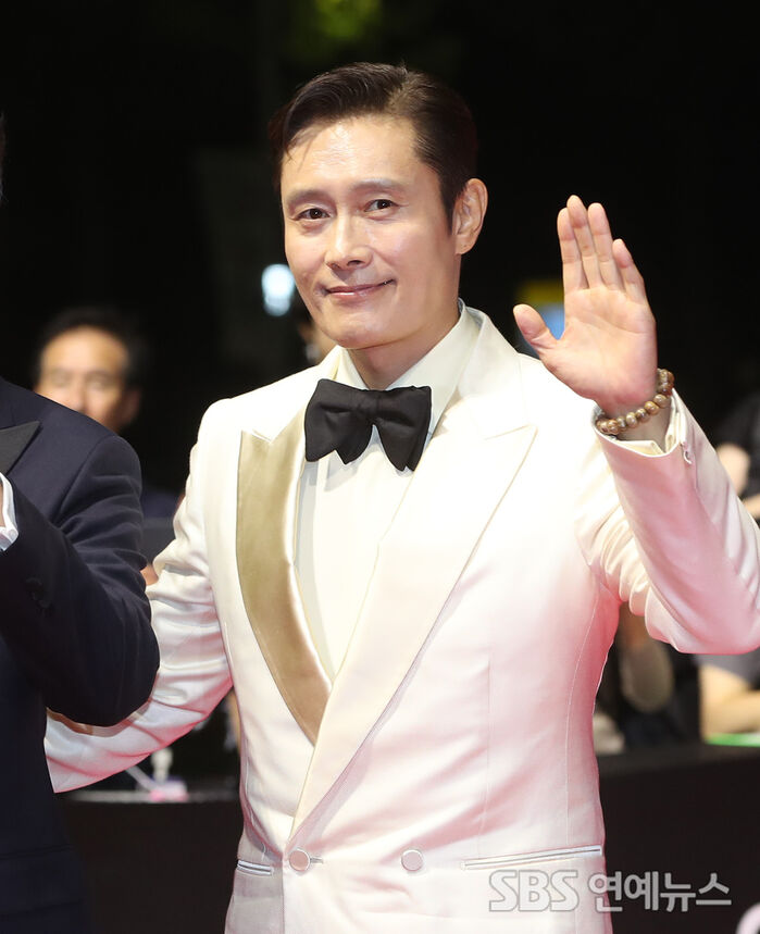 Lee Byung-hun at the 30th Busan International Film Festival opening ceremony red carpet