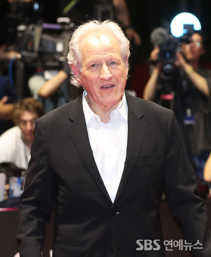 Michael Mann Hits the Red Carpet at Busan Film Festival Opening