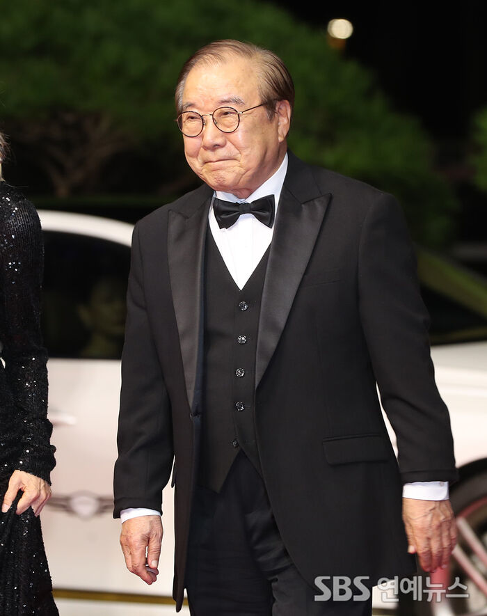 Park Geun-hyung, Ye Soo-jung, and Jang Yong