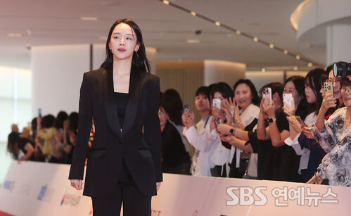 Shin Hye-sun at the 34th Buil Film Awards Handprinting Event