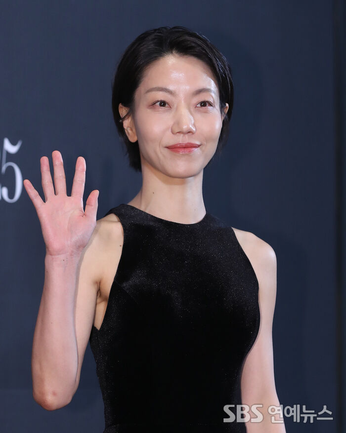 Kim Shin-rock Turns Heads at the 2025 Asia Star Awards