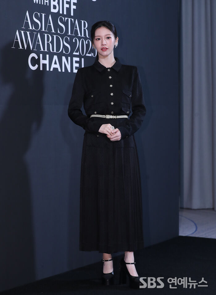 Go Youn-jung at the 2025 Asia Star Awards photo wall in Busan