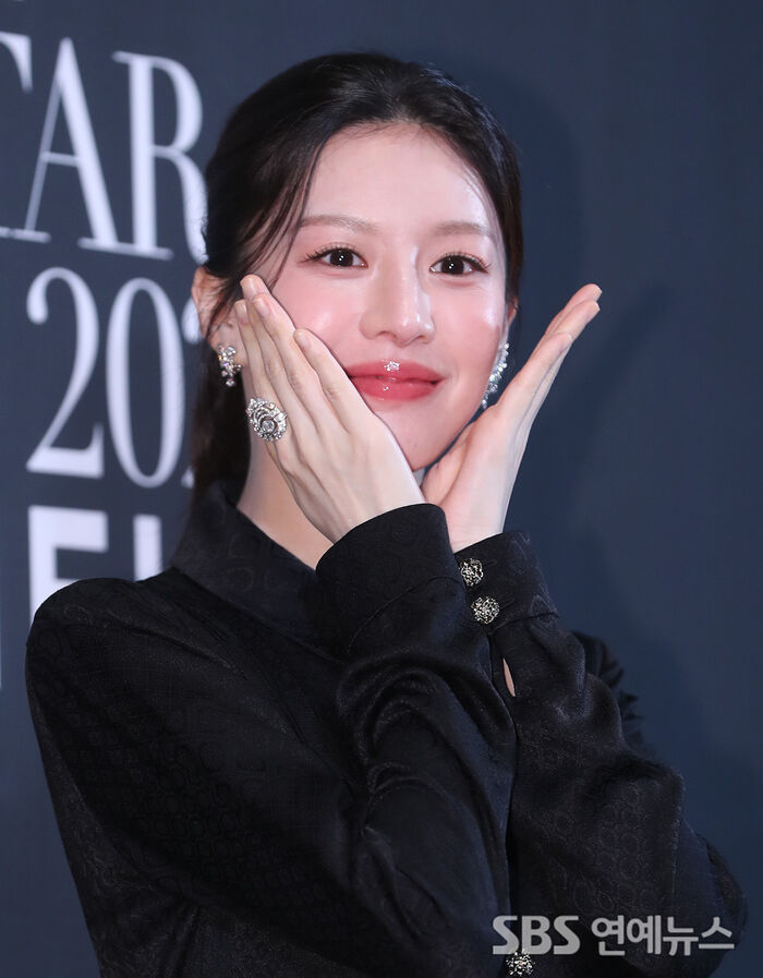 Go Younjung Stuns at the Asia Star Awards in Busan