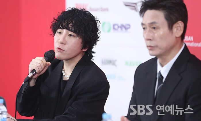 The ‘Good News’ team fields questions at the Busan International Film Festival