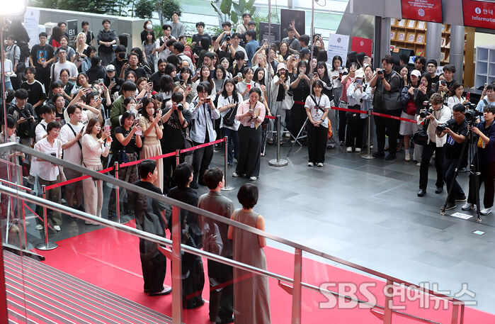 Chung Chung Chung Team Greets Fans at the Busan Cinema Center