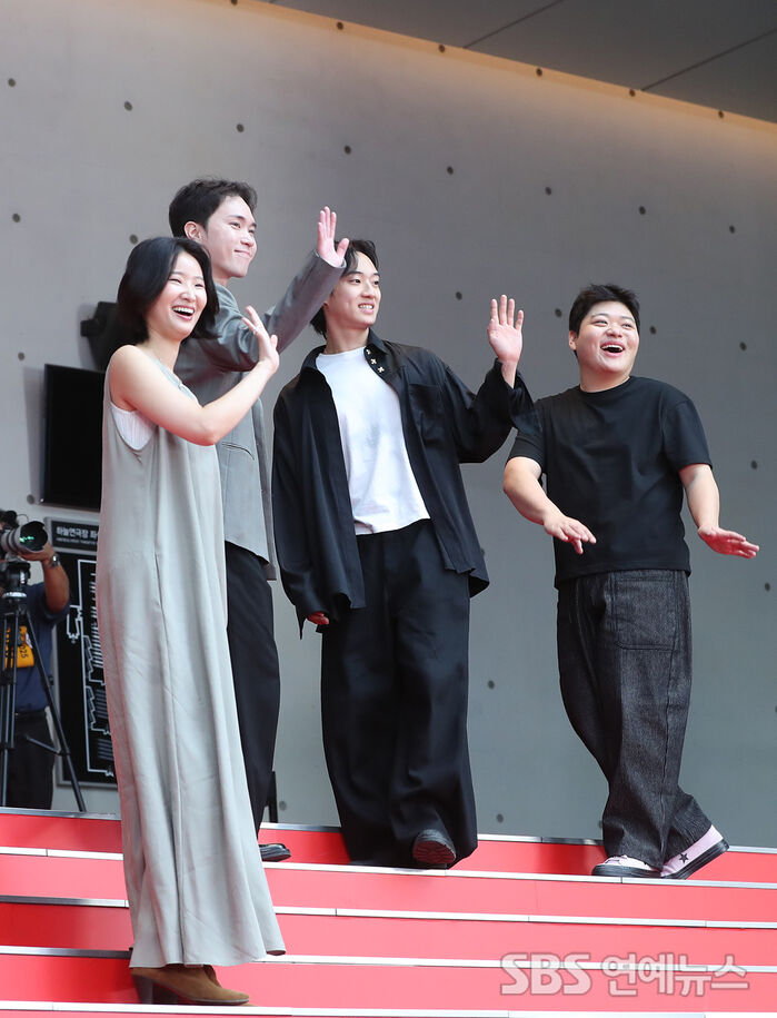 Chung Chung Chung Cast Meets Fans at the 30th Busan International Film Festival