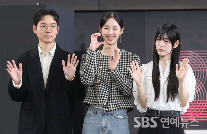Mia Cast Hits BIFF's Outdoor Stage with Director Yoo Jong-seok