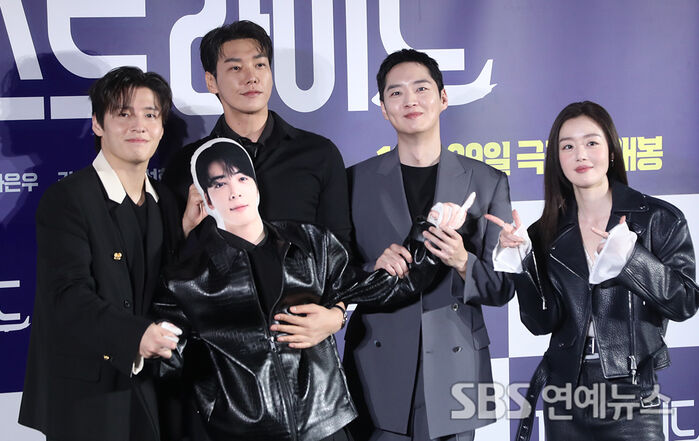 'The First Ride' Cast Strikes a Pose at Seoul Press Event