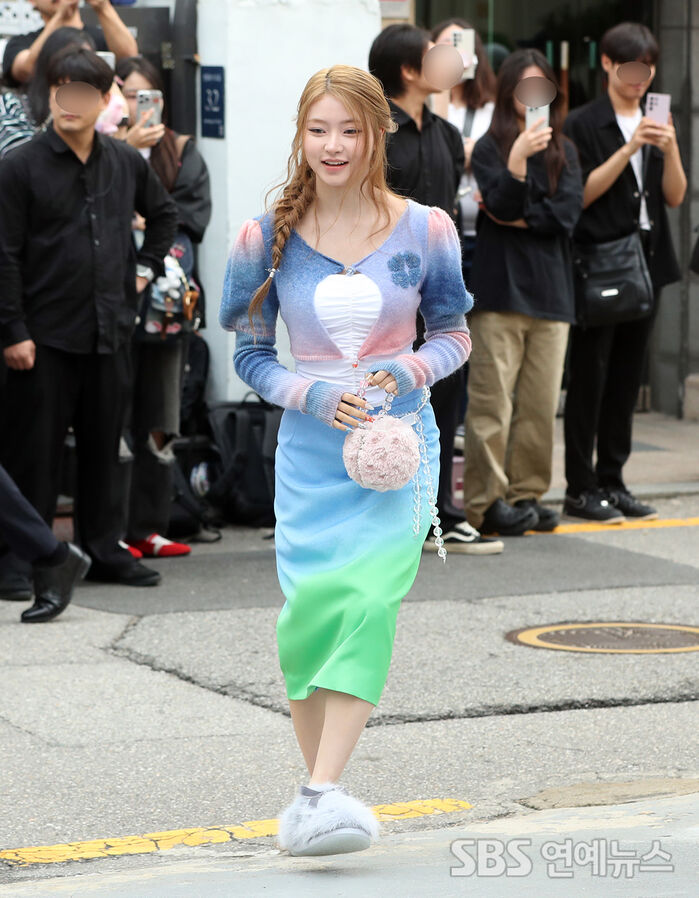 KiiiKiii’s HAUM Serves Sweet Girl Vibes at Seoul Photo Call