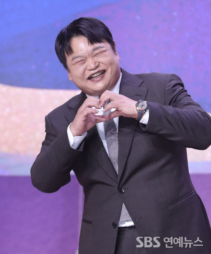 From Pig to Jaguar: Ko Kyu-pil Owns Netflix's 'Genie, Make A Wish' Photo Call