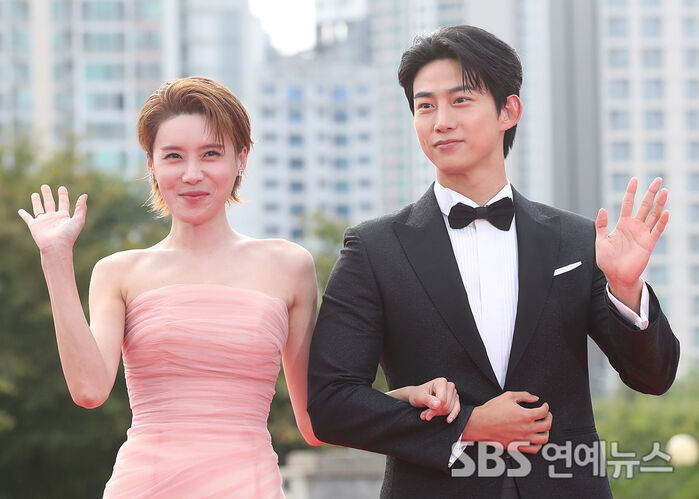 Jang Do-yeon and Taecyeon
