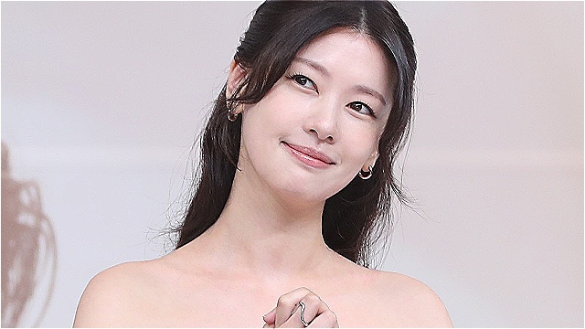 Jung Somin Shines as Rom-Com Queen at ‘Would You Marry Me?’ Press Conference