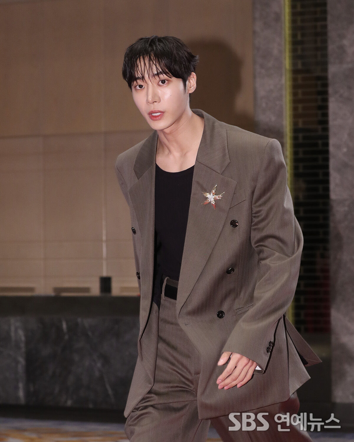 추영우
