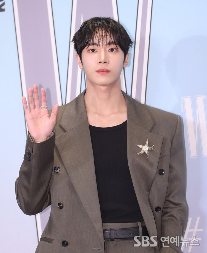 Choo Young Woo Steals Hearts With a Sweet Wave