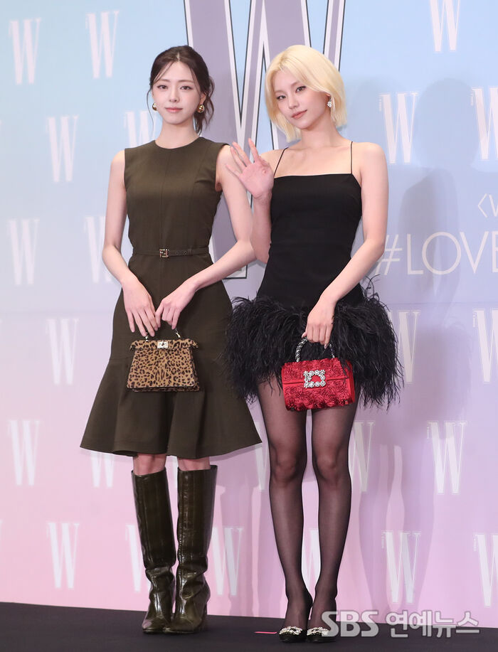 ITZY's Yeji and Yuna