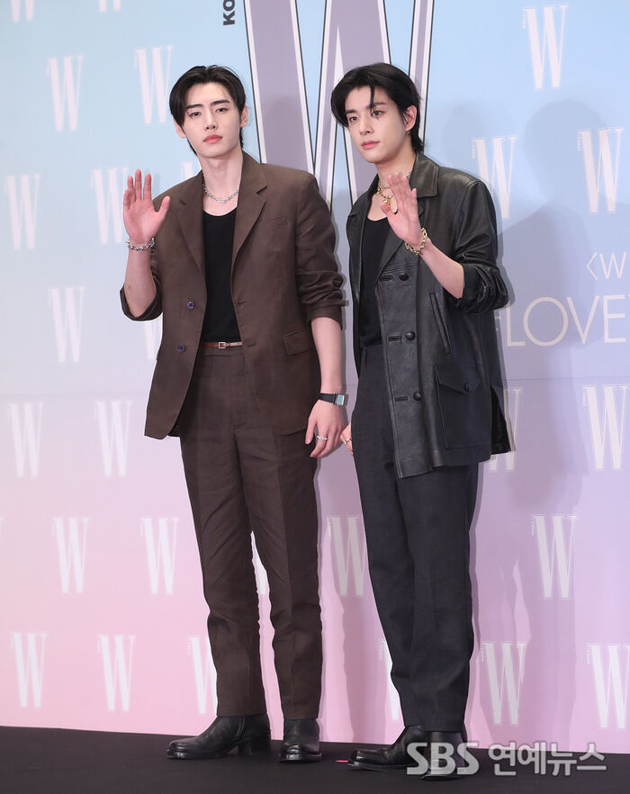 ENHYPEN's Sunghoon and Jake