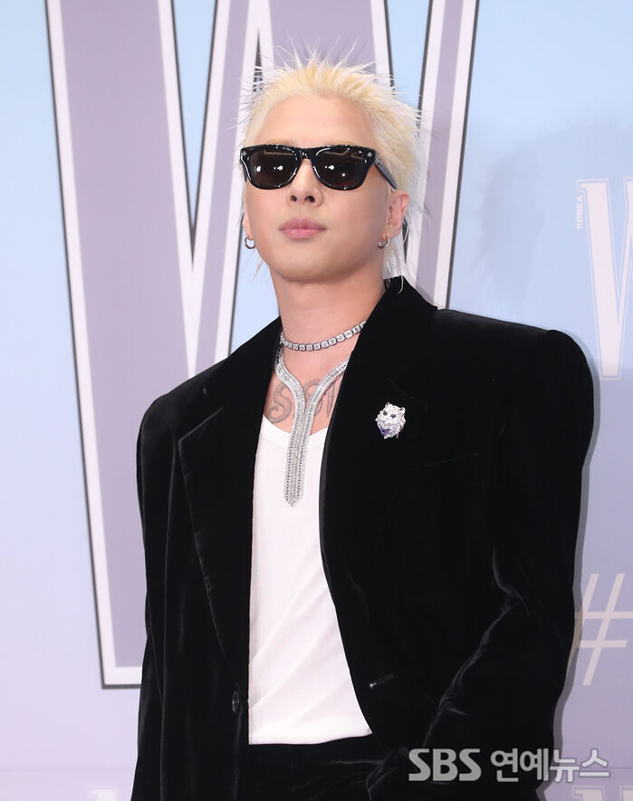 TAEYANG 'Sunglasses That Block Out The Sun'