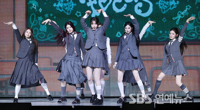 Hearts2Hearts Rock School-Uniform Look, Unleash High-Energy Choreo at ‘FOCUS’ Media Showcase