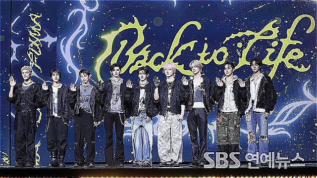 [뮤직Y] '일본 접수' &TEAM, 3년 만에 한국 정식 데뷔..."세계로 나가기 전 마지막 관문"