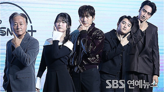 [E포토] 시리즈 '조각도시'의 조각 얼굴들