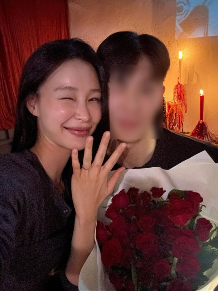 'EXchange' Jung Hye-im Engaged to Fan-Turned-Boyfriend 5 Years Her Junior