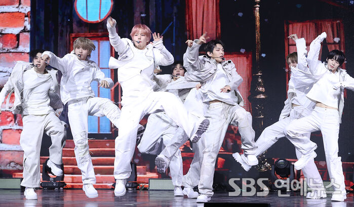 AHOF Ignite the Stage with Fierce 'Pinocchio' Performance