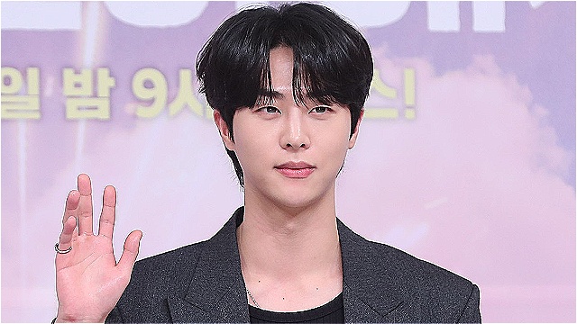 [E포토] 김무준, '댄디한 매력 뽐내며'