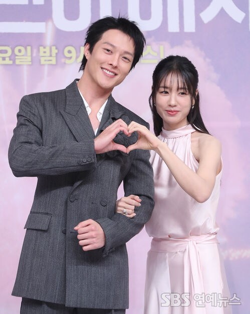 Jang Ki-yong and Ahn Eun-jin