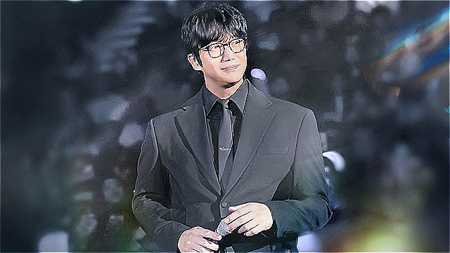 성시경, '매니저 배신' 딛고 연말 공연 개최 "힘든 건 미루고 나다운 한해의 끝 준비"