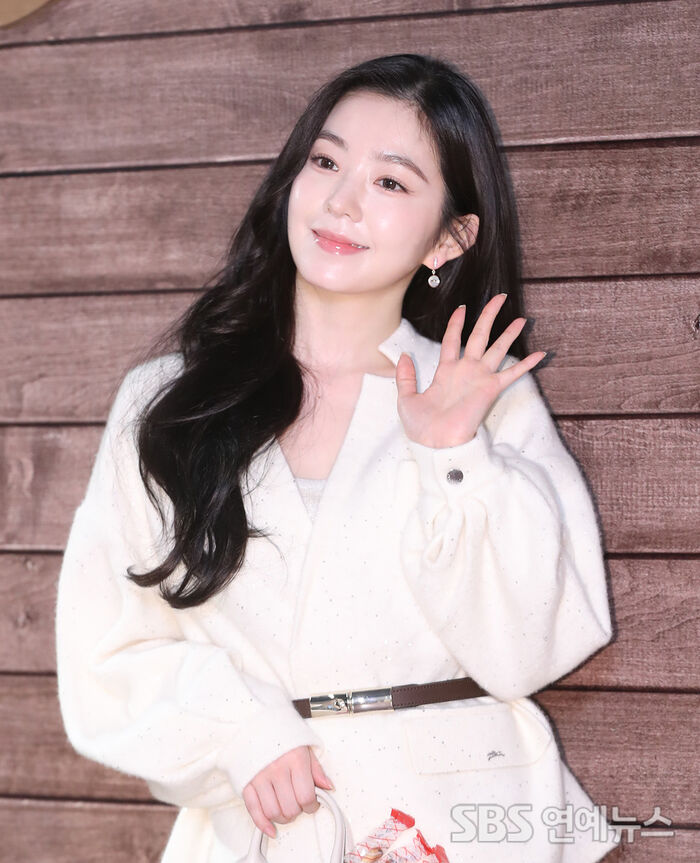 Red Velvet's IRENE Lights Up Seoul Fashion Event With a Gift-Worthy Smile