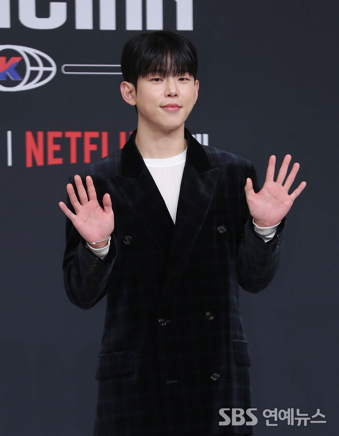 Paul Kim Is 'Veiled Musician's' Velvet-Voiced Heartthrob