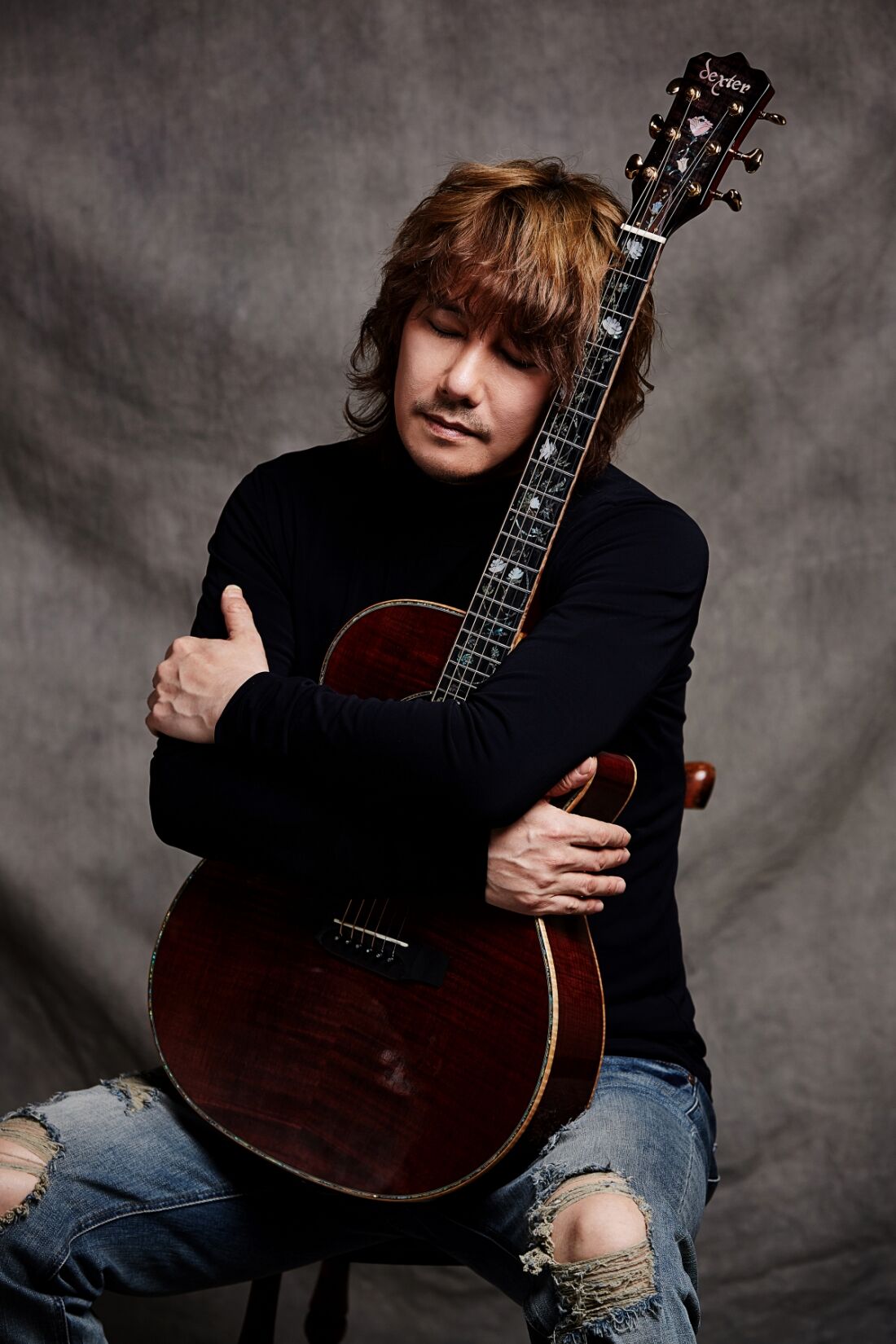 김장훈, 데뷔 34년 만에 첫 포크송 발매…'안녕 고마웠어요' 뮤뱅서 첫 공개