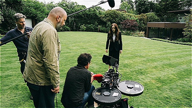 '부고니아'의 독보적 프로덕션에는 아카데미 수상 제작진이 있었다