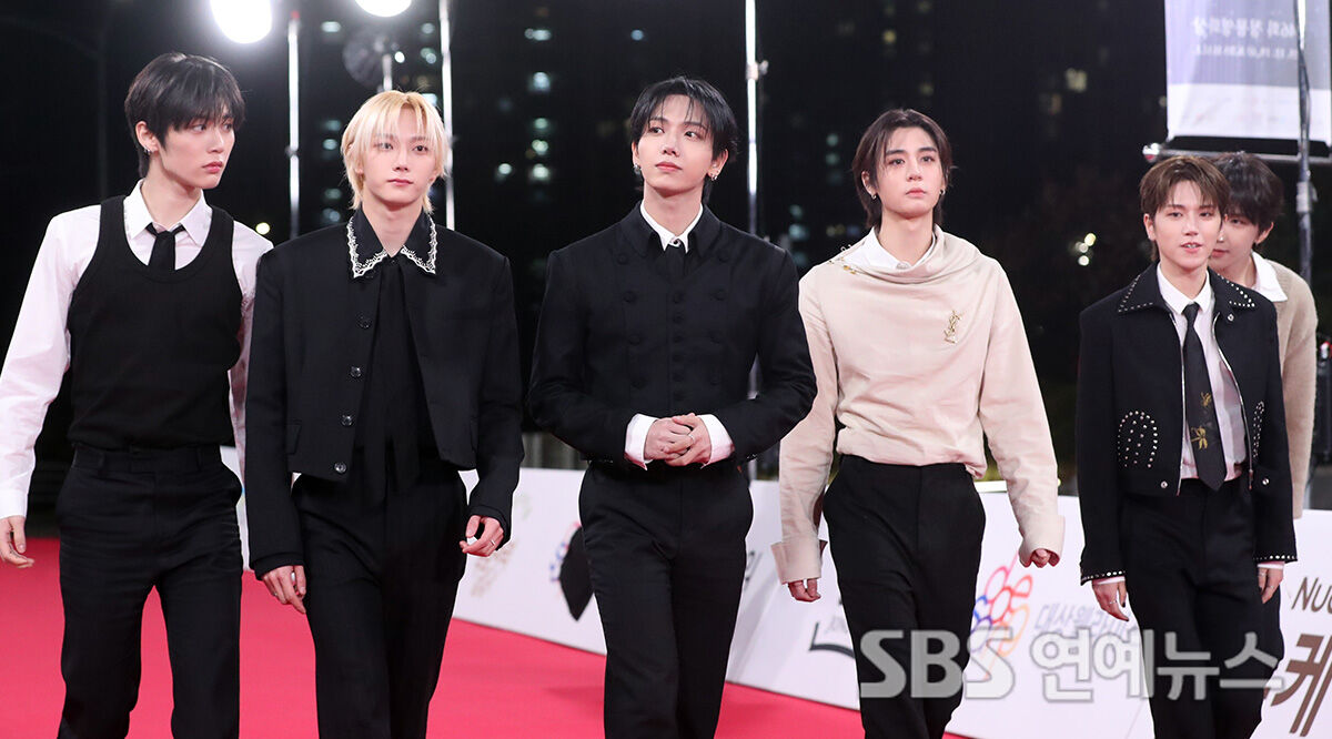 보이넥스트도어