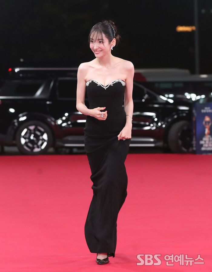Park Jihyeon at the 46th Blue Dragon Film Awards Red Carpet