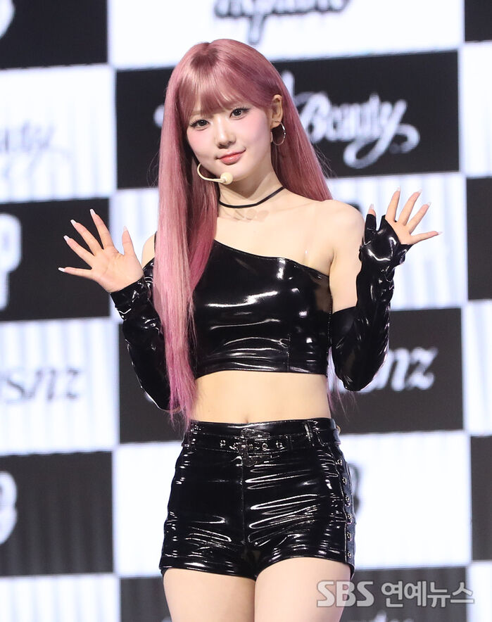 tripleS Yoon Seo-yeon