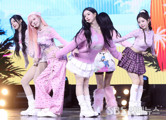 Sun of tripleS msnz onstage at Blue Square